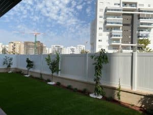 התקנת גדר PVC בחולון