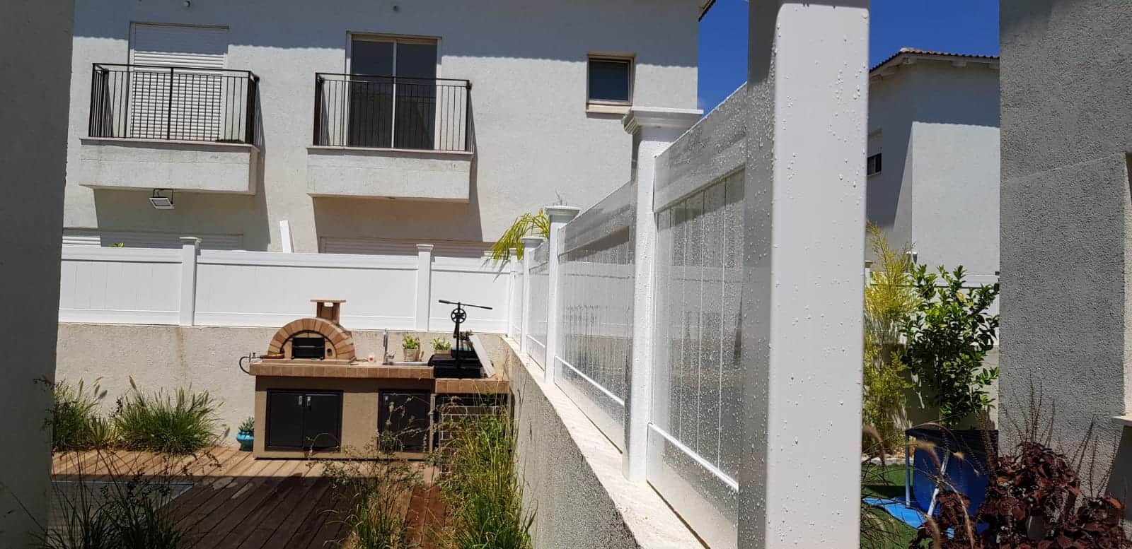 גדר PVC חרמון (לבן) לפרטיות מוחלטת | Fency גדרות יוקרה לבית