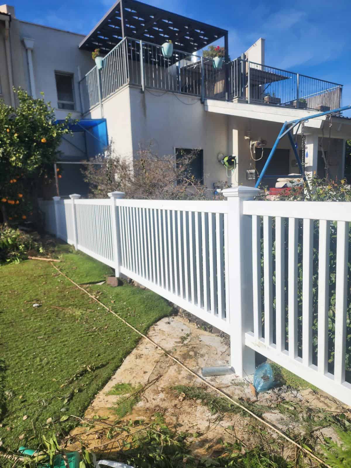 גדר PVC דגם אדיר | Fency גדרות יוקרה לבית